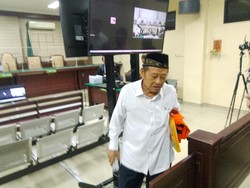 Gratifikasi Rp 44 M, Eks Bupati Sidoarjo Saiful Ilah Dituntut 5,3 Tahun Bui
