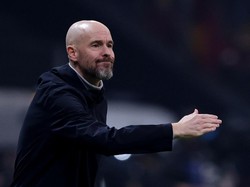 Newport Vs MU: Ten Hag Kasih Botol Wine ke Manajer Lawan