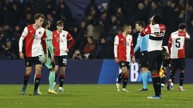 Fase grup Liga Champions musim ini terbilang ketat dan keras. Sudah ada tiga tim yang pernah juara Liga Champions yang tersingkir.