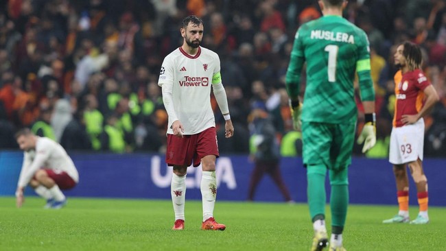 Kapten Manchester United Bruno Fernandes mengeluarkan pernyataan yang seakan-akan menyindir Andre Onana ditahan imbang Galatasaray di Liga Champions.