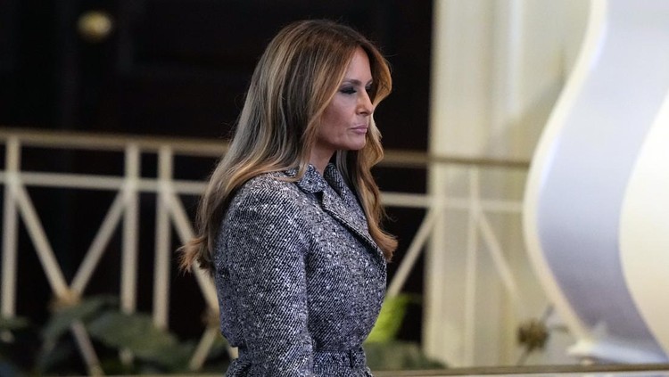 Former first ladies from right, Melania Trump, Michelle Obama, Laura Bush and Hillary Clinton, arrive for a tribute service for former first lady Rosalynn Carter, at Glenn Memorial Church, Tuesday, Nov. 28, 2023, in Atlanta. (AP Photo/Andrew Harnik)