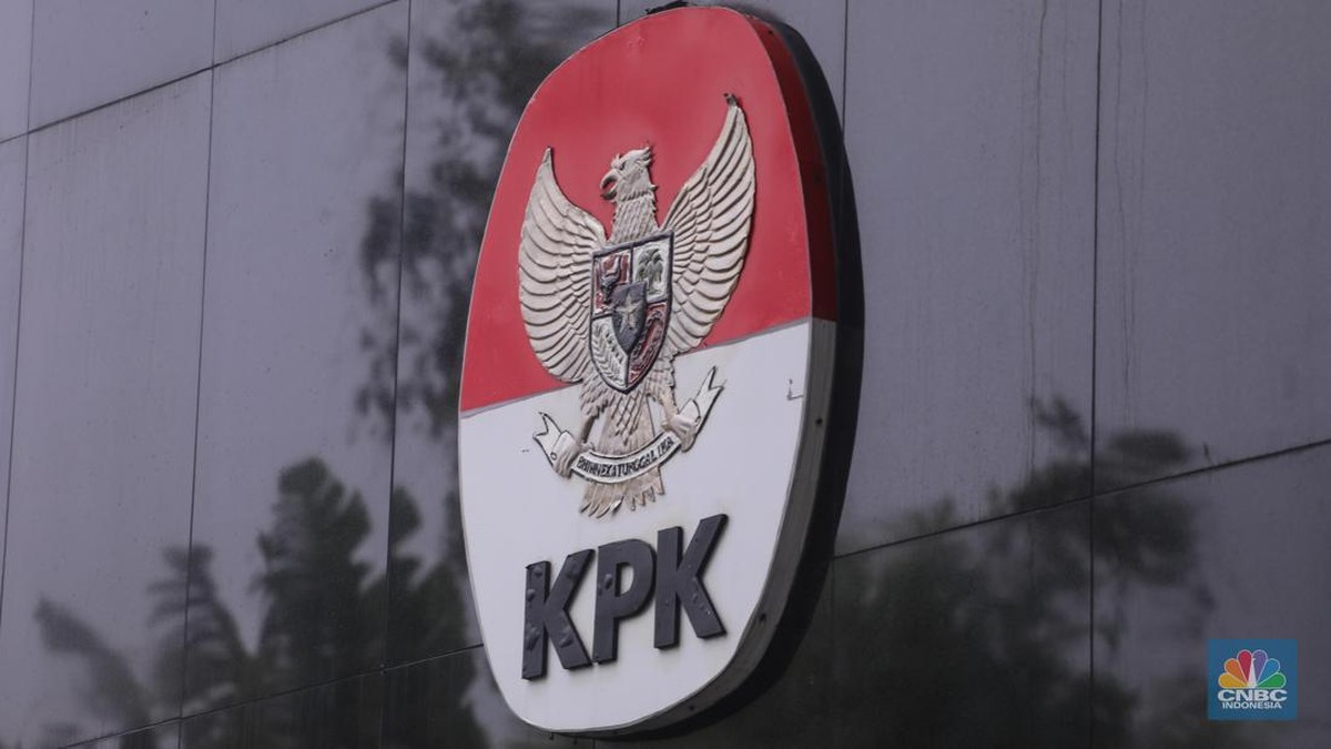 OTT Bupati Sukoharjo: KPK Sita Emas dan Dolar Senilai Miliaran Rupiah!