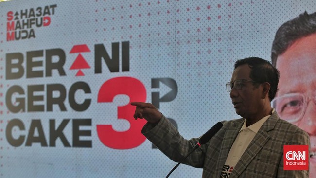 Seminar di Banten, Mahfud Ungkit Cerita Prabowo Indonesia Bubar 2030 Cawapres nomor urut 3, Mahfud MD menyebut pernyataan Prabowo Subianto soal Indonesia bubar pada 2030 hanya khayalan lantaran berdasarkan novel.