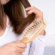 7 Vitamin dan Mineral yang Mampu Cegah Masalah Rambut Rontok Pada Anak Muda, Yuk Mulai Konsumsi!