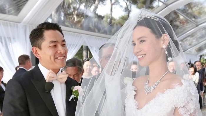 Pengantin ini mengundang Coldplay untuk mengisi acara pernikahan di Paris, acara pernikahan tersbut sontak viral di TikTok