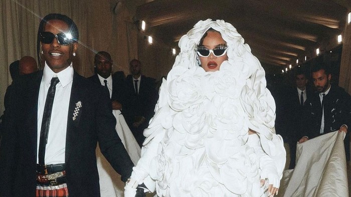 7 Gaya Artis di Red Carpet Paling Viral 2023, Rihanna Hingga Raline Shah