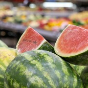 Ini 3 Makanan yang Tidak Boleh Dikonsumsi Bersama Semangka