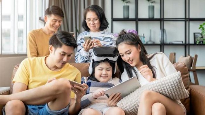 Sandwich Generation Susah Nabung dan Gampang Stres? Trik Ini Bikin Sehat Mental & Finansial