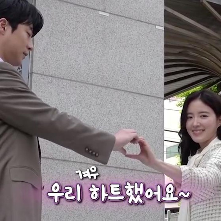 <p>Chemistry keduanya memang bikin baper dan patut diacungi jempol ya, Bunda. (Foto: Instagram @mbcdrama_now)</p>