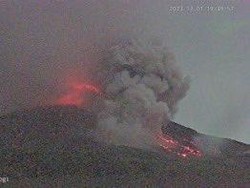 Lagi! Gunung Merapi Muntahkan Awan Panas Sejauh 1,2 Km ke Kali Boyong