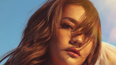 img-title Jelang Dinikahi Tiko Aryawardhana, BCL: Say Goodbye To Mrs Sinclair