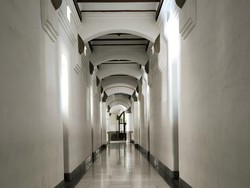 Hiii... 7 Bangunan Angker yang Ceritanya Bikin Merinding, Ada dari Indonesia