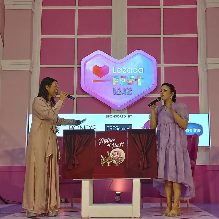 <p>Masih banyak lagi keseruan lainnya yang bisa Bunda dapatkan ketika mengunjungi pop-up store LazHotel sampai tanggal 12 Desember nanti. Tunggu apa lagi? Yuk, segera kunjungi pop-store LazHotel di Senayan City. (Foto: Amira Salsabila Aprilia)</p>