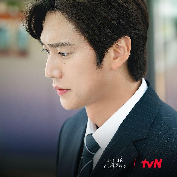 <p>Setelah tampil mengesankan dalam <em>Mr. Queen</em> dan <em>River Where the Moon Rises</em>, kini Na In Woo menjadi pemeran utama dalam drama Korea yang diangkat dari webtoon berjudul Marry My Husband. (Foto: Instagram @tvn_drama)</p>