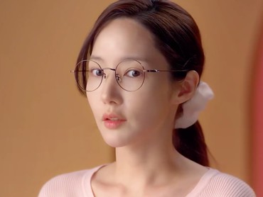 img-title Reaksi Agensi usai Park Min Young Diduga Berbohong soal Terima Duit Mantan
