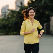 4 Cara Sederhana Menjaga Daya Tahan Tubuh Biar Nggak Gampang Sakit, Termasuk Konsumsi Sido Muncul Natural Sari Kunyit Plus!