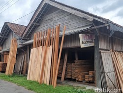 Pasar Kayu Muntilan Mendadak Jadi Destinasi Wisata karena Gadis Kretek