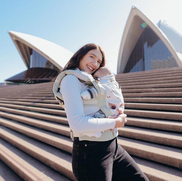 <p>Sementara itu, anak kedua Acha lahir pada 16 Mei 2023 lalu. Meski baru berusia 6 bulan, bayi yang diberi nama Jethro Kenaniah Ambarita ini sudah menarik perhatian netizen, lho. (Foto: Instagram: @achasinaga)</p>