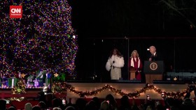 VIDEO: Detik-detik Pohon Natal Ke-100 AS Mulai Bersinar