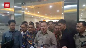 VIDEO: Firli Keluar Usai 9 Jam Diperiksa sebagai Tersangka Pemerasan