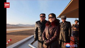 VIDEO: Kala Kim Jong Un Ajak Putrinya Kunjungi Hari Penerbang Korut