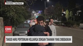 VIDEO: Tangis Haru Pertemuan Keluarga Dengan Tahanan Yang Dibebaskan