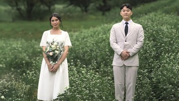 7 Foto Prewedding Sederhana Putri Helmi Yahya & Calon Suami Mualaf Korea