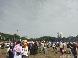 Aksi Munajat Kubro 212 di Monas Usai, Massa Mulai Bubar