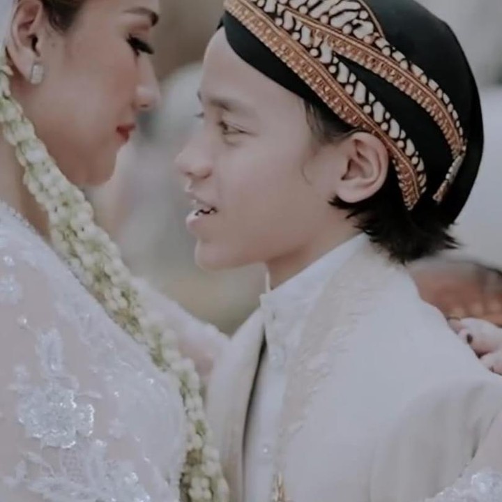 <p>Melalui video tersebut, BCL mengunggah momen-momen bersama anak laki-lakinya, Noah. Tak hanya itu, ia pun menyampaikan pesan menyentuh untuk suami barunya lewat sebuah video. (Foto: Instagram@itsmebcl)</p>