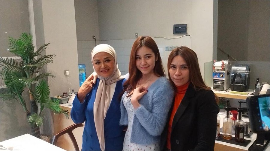 Betharia Sonata, Rinoa Aurora dan Yuliana Assad