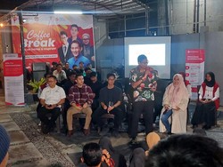 Momen Alam Ganjar Diajak Sandiaga Uno Kampanye di Makassar