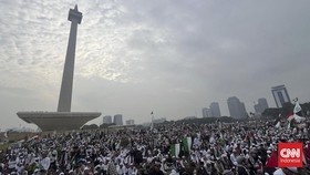 Masa Reuni 212 Mulai Tinggalkan Monas, Habib Rizieq Tak Hadir