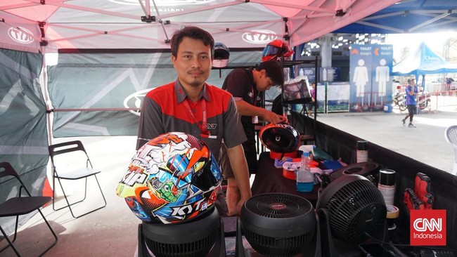 Mugiyono tak ikut balap MotoGP, namun terbiasa menghadapi juara ajang balap motor kelas premium seperti Valentino Rossi atau Francesco Bagnaia.