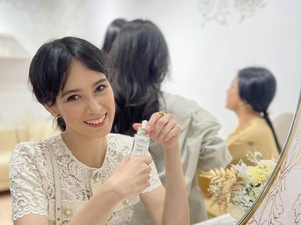 7 Potret Renata Kusmanto Awet Muda meski Masuki Usia 41 Th, Disebut Mirip Aktris Korea