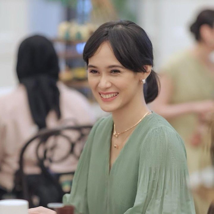 <p>Tak hanya itu, kecantikannya itu kerap disandingkan dengan aktris asal Korea. "Jang Nara nya Indonesia," tulis akun <em>@mayara****.</em> "Kirain Jang Nara <em>eonnie,"</em> tulis akun <em>@l33y****.</em> (Foto: Instagram@renata711)</p>