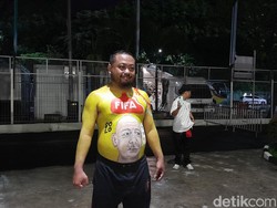 Diundang FIFA, Suporter Temanggung Lukis Wajah Gianni Infantino di Tubuhnya