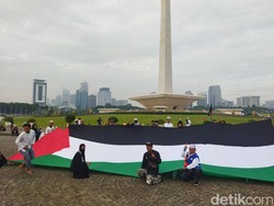 Cerita Toto Bikin Bendera Palestina Raksasa, Dibentangkan di Munajat 212