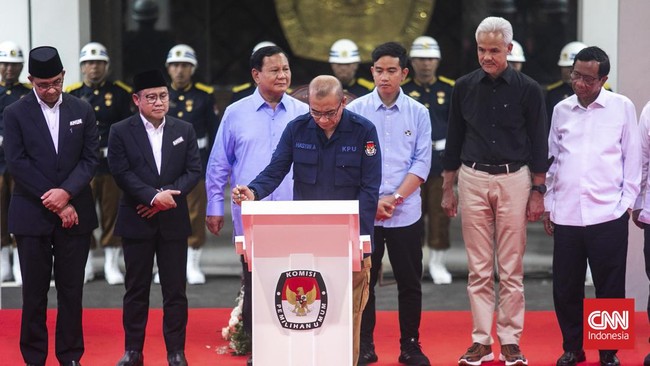 KPU memperbolehkan setiap tim pasangan calon presiden (capres) dan wakil presiden (cawapres) membawa timnya hadir saat debat Pilpres 2024.