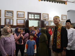 Kampanye di NTB, Ganjar Serap Aspirasi Warga-Napak Tilas Jejak Soekarno