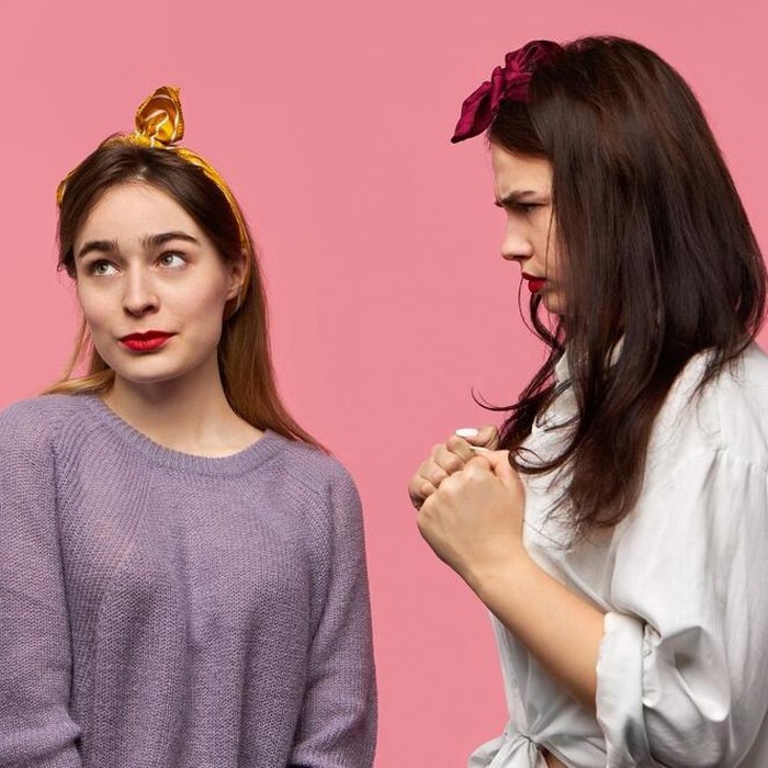 Menghadapi orang sombong/ Foto: Freepik.com/karlyukav