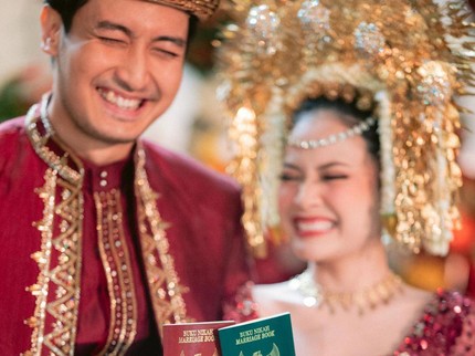 7 Potret Pernikahan Hanggini dan Lutfi Aulia yang Dahulu Kisahnya Sempat Viral