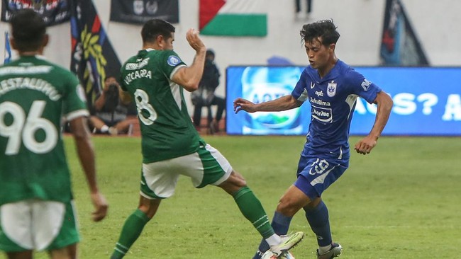 PSIS Semarang menembus posisi tiga besar klasemen Liga 1 2023/2024 usai menang tipis 1-0 atas PSS Sleman di Stadion Jatidiri, Minggu (3/12).