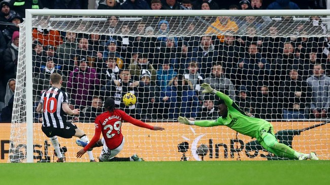 Manchester United kalah 0-1 dari Newcastle United pada pekan ke-14 Liga Inggris di Stadion St. James' Park, Minggu (3/12) dini hari WIB.