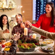 9 Tradisi Unik Perayaan Natal di Negara Asia yang Mencuri Perhatian, Indonesia Seperti Apa Ya?