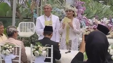 img-title Selamat! Anggita Sari Resmi Menikah Lagi