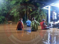Banjir 1 Meter Sempat Melanda Gunung Putri Bogor, Tanggul Jebol