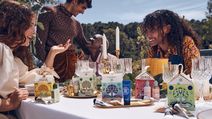 Study: Makin Sering Berbagi, Makin Tinggi Tingkat Kebahagiaan Seseorang