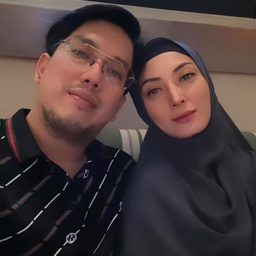 Beda Reaksi Della Puspita dan Suami soal Rencana Tambah Anak