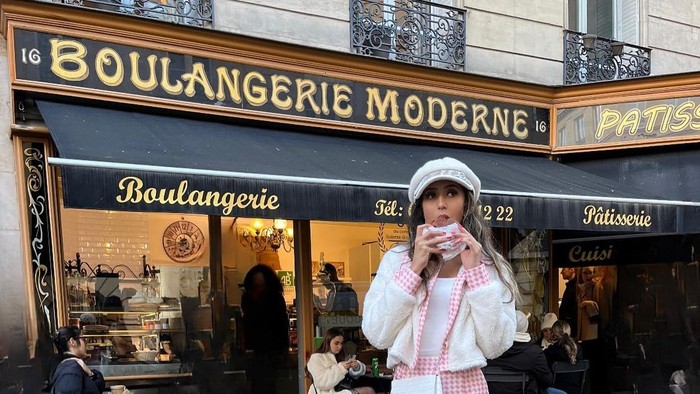 7 Lokasi Syuting Emily in Paris yang Wajib Dikunjungi!