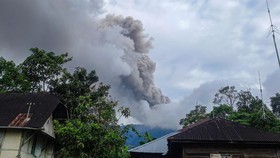 Polda Sumbar Buka Opsi Evaluasi Izin Pendakian Gunung Marapi
